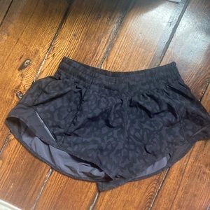 Lululemon Hotty hot shorts 2” inseam in black pattern high rise